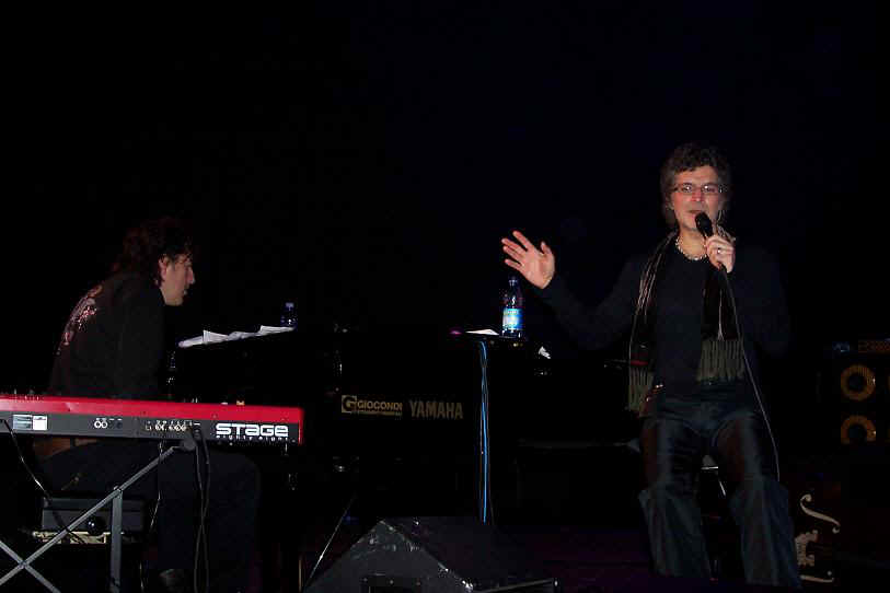 gino44.JPG (34982 byte)